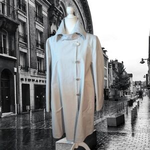 Armani Collezioni designer Old Money full length tan neutral trenchcoat sz 10